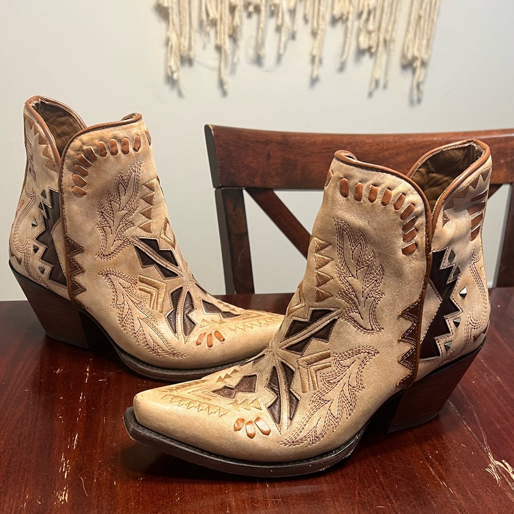 Ariat Mesa Western Sniptoe Boots Size10